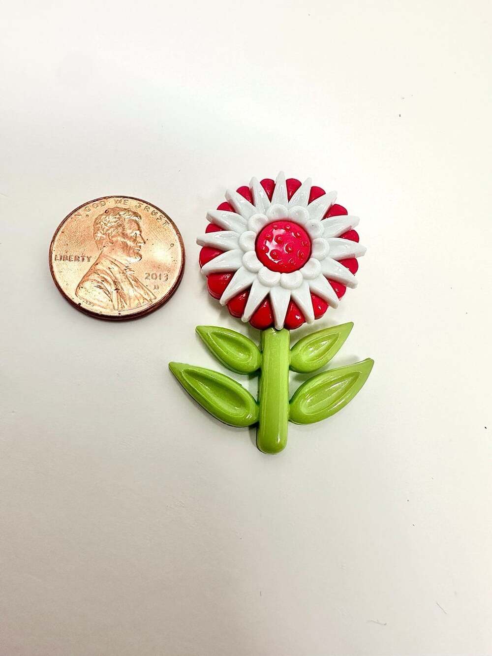 BUTTON Large Mod style Flower Button Red & White with Green Stem and Leaves